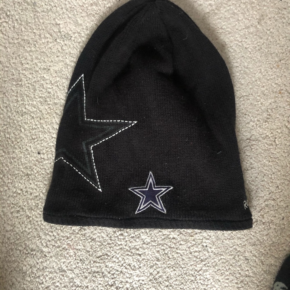 Black Dallas cowboy beanie.